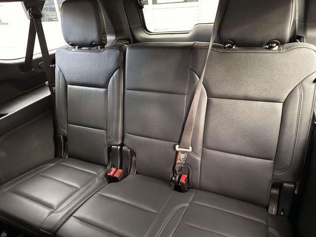 2025 Chevrolet Suburban 4WD LT