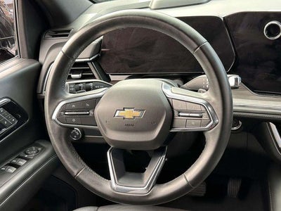 2025 Chevrolet Suburban 4WD LT