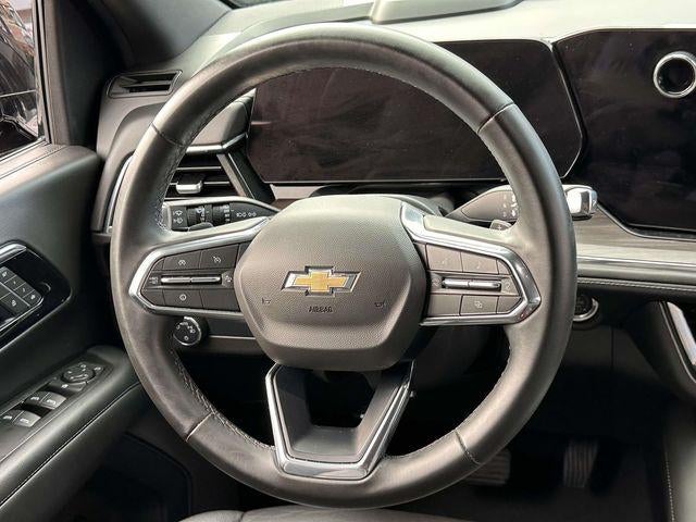 2025 Chevrolet Suburban 4WD LT