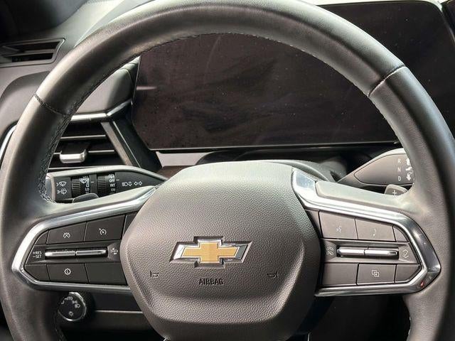 2025 Chevrolet Suburban 4WD LT