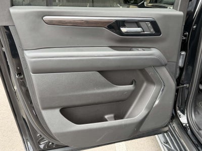 2025 Chevrolet Suburban 4WD LT
