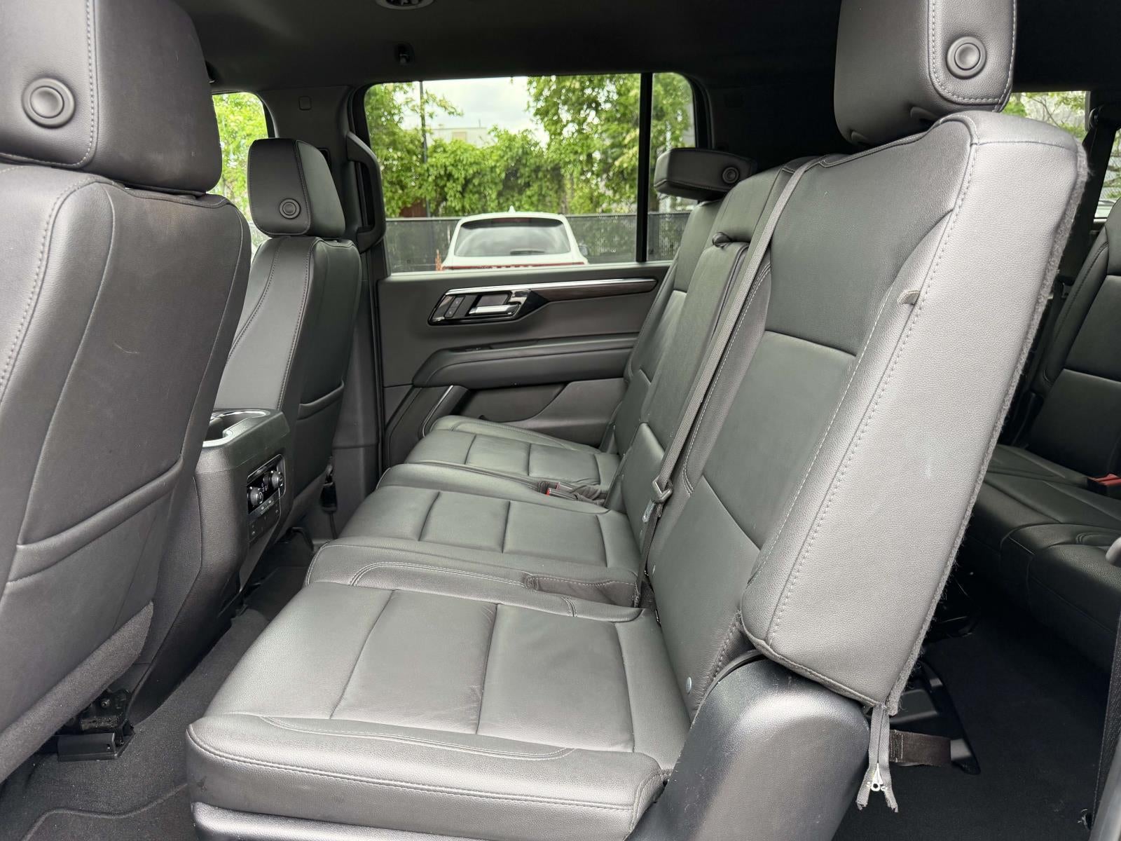2025 Chevrolet Suburban 4WD LT