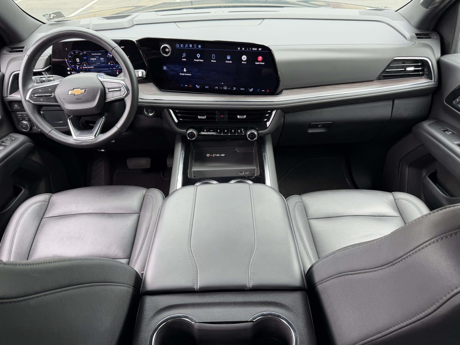 2025 Chevrolet Suburban 4WD LT