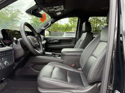 2025 Chevrolet Suburban 4WD LT