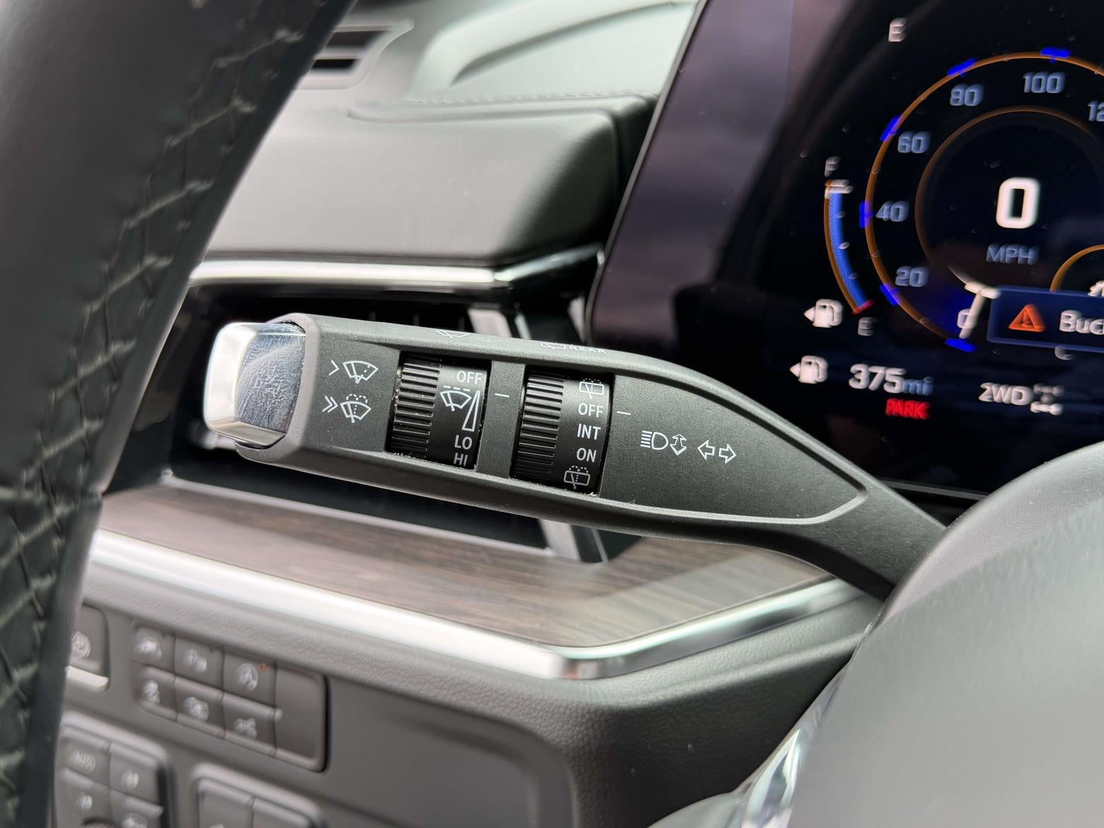 2025 Chevrolet Suburban 4WD LT
