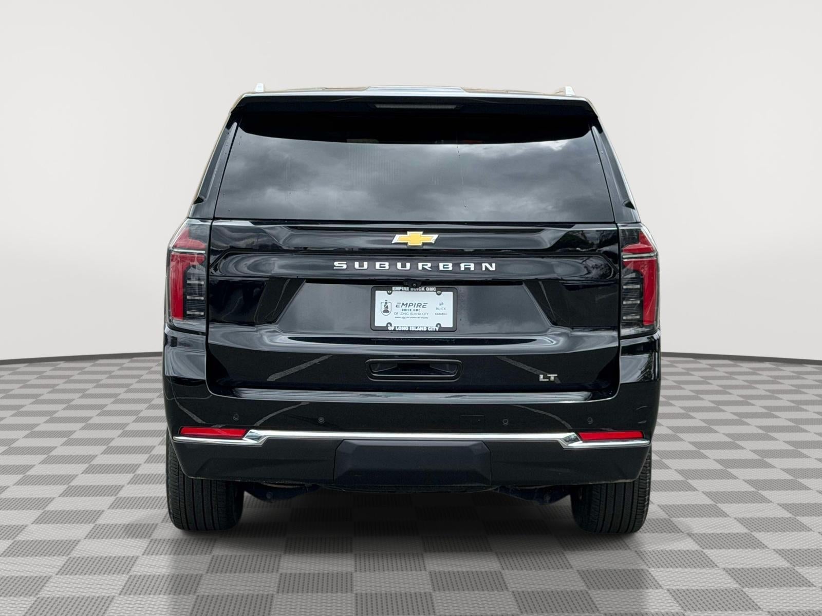 2025 Chevrolet Suburban 4WD LT