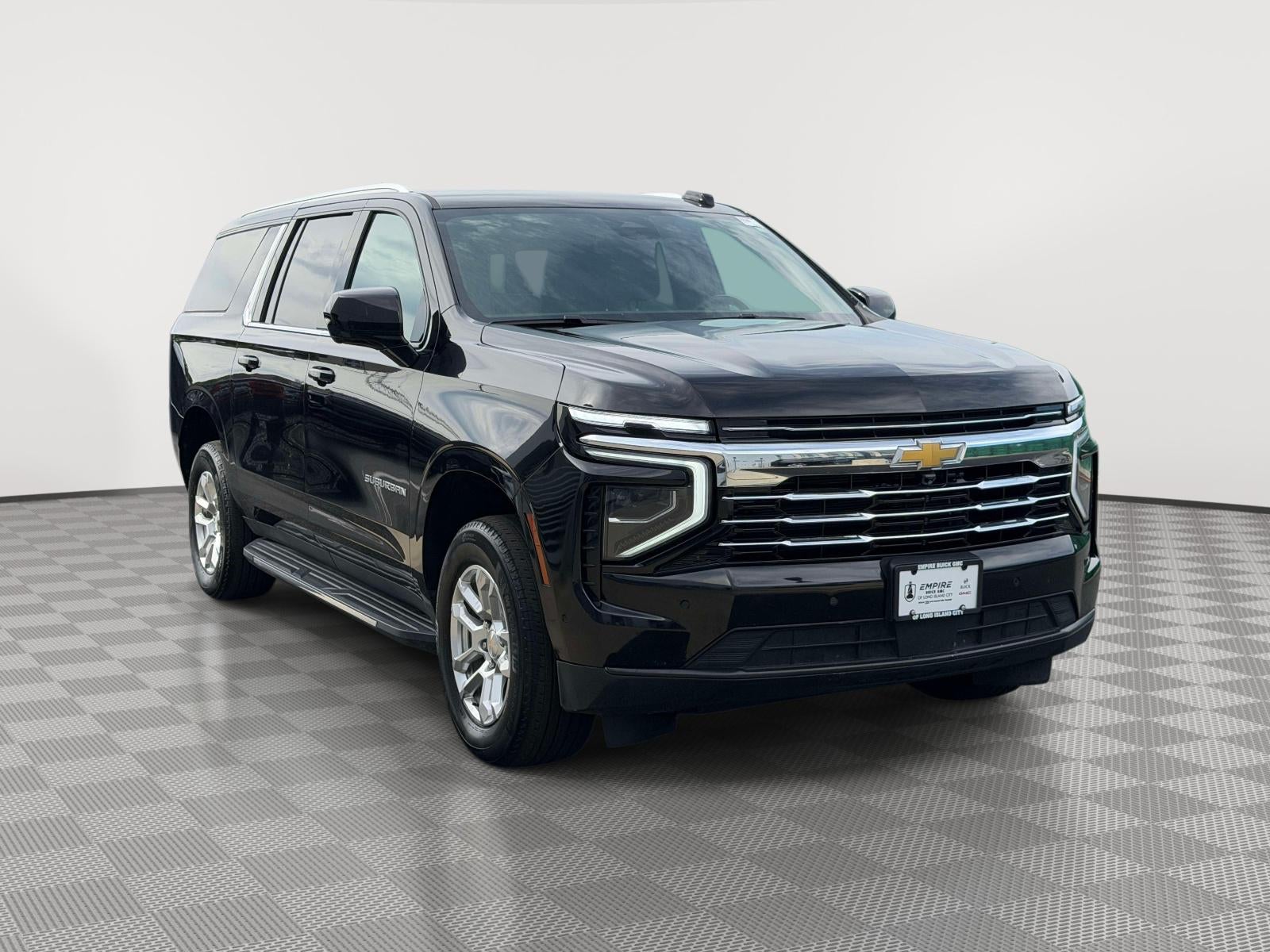 2025 Chevrolet Suburban 4WD LT