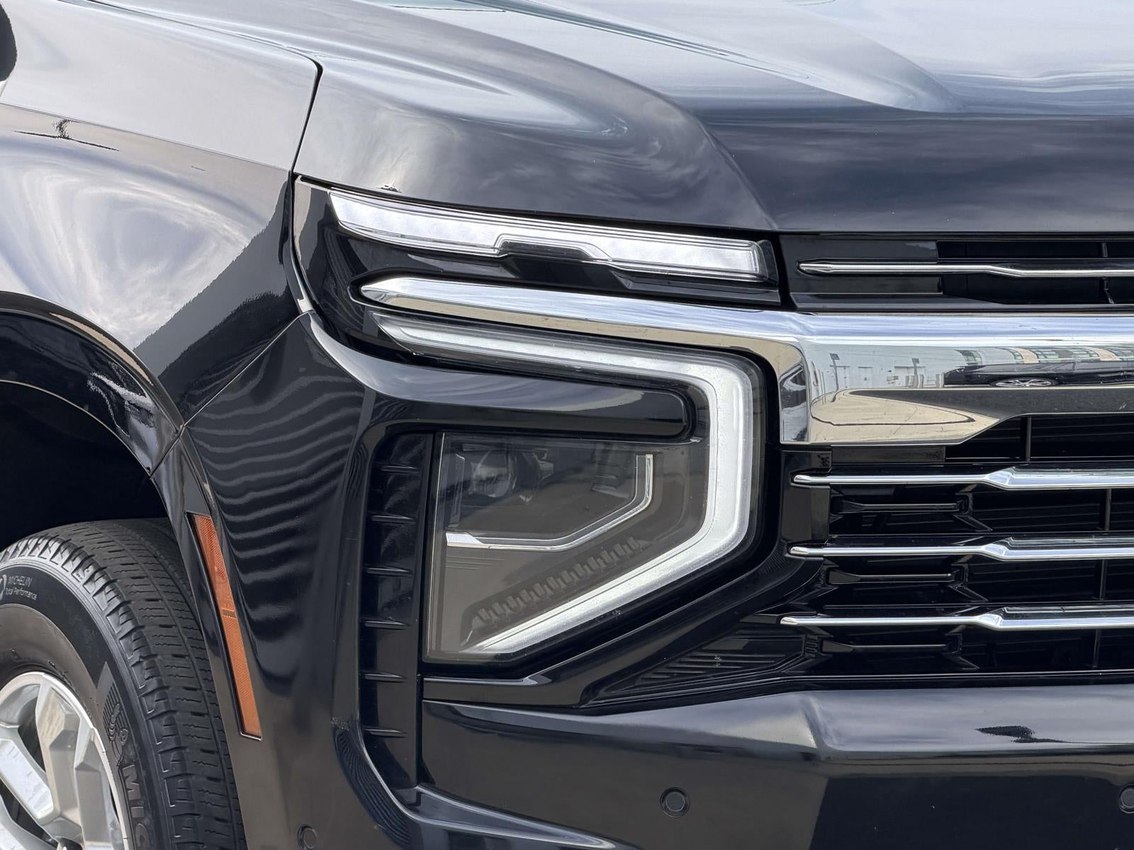 2025 Chevrolet Suburban 4WD LT
