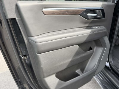 2025 Chevrolet Suburban 4WD LT