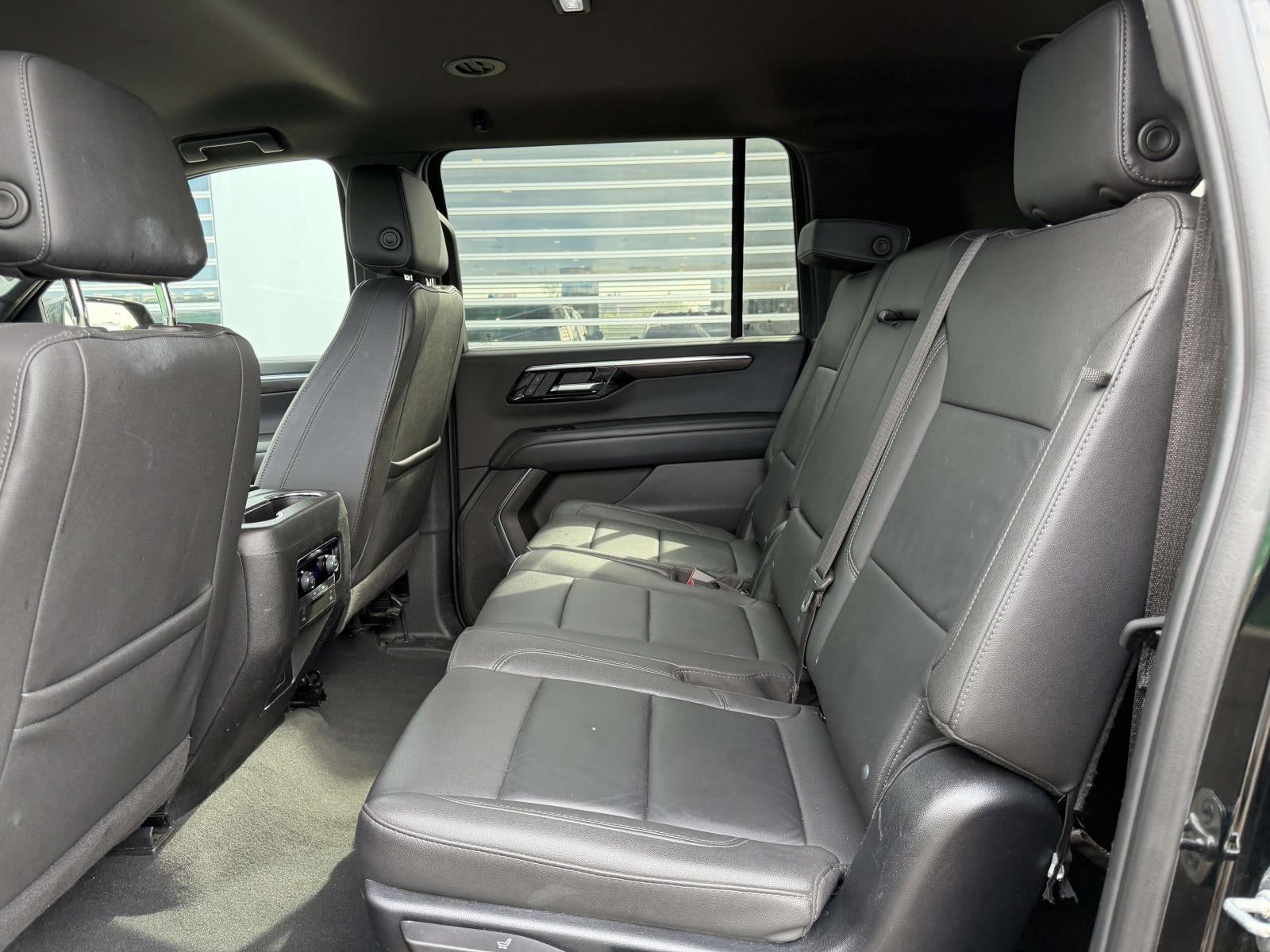 2025 Chevrolet Suburban 4WD LT