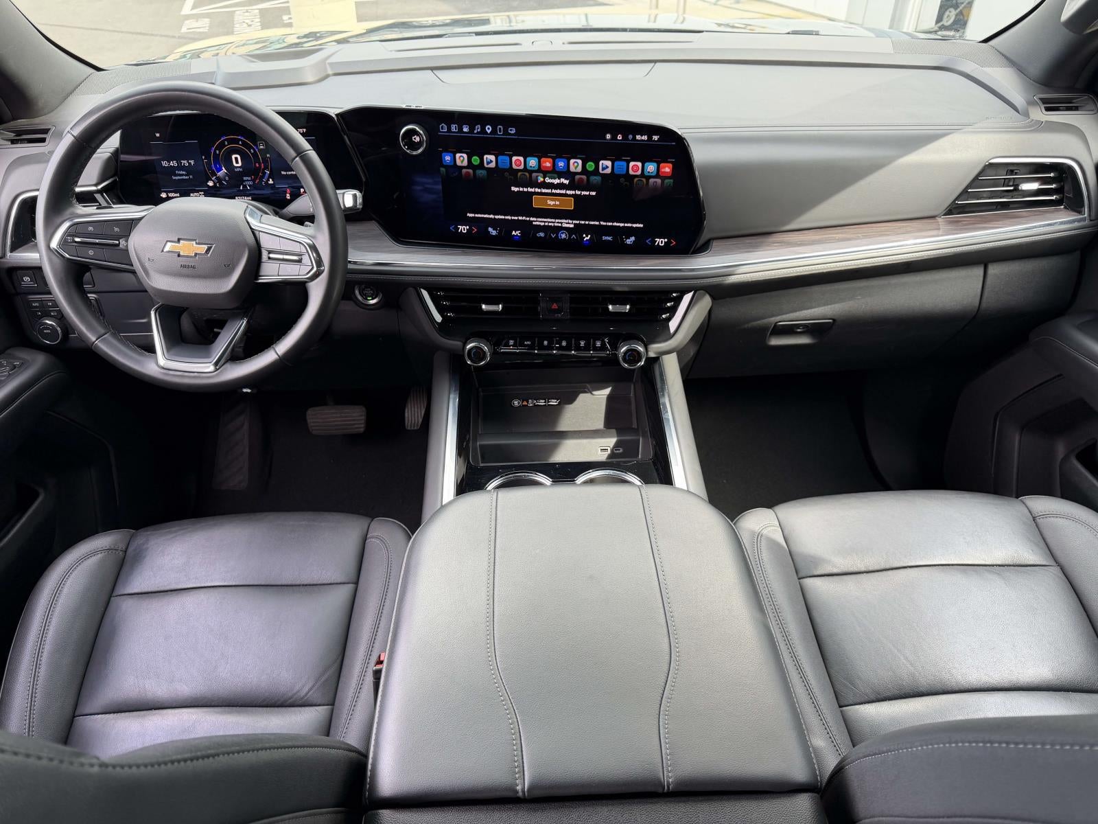 2025 Chevrolet Suburban 4WD LT