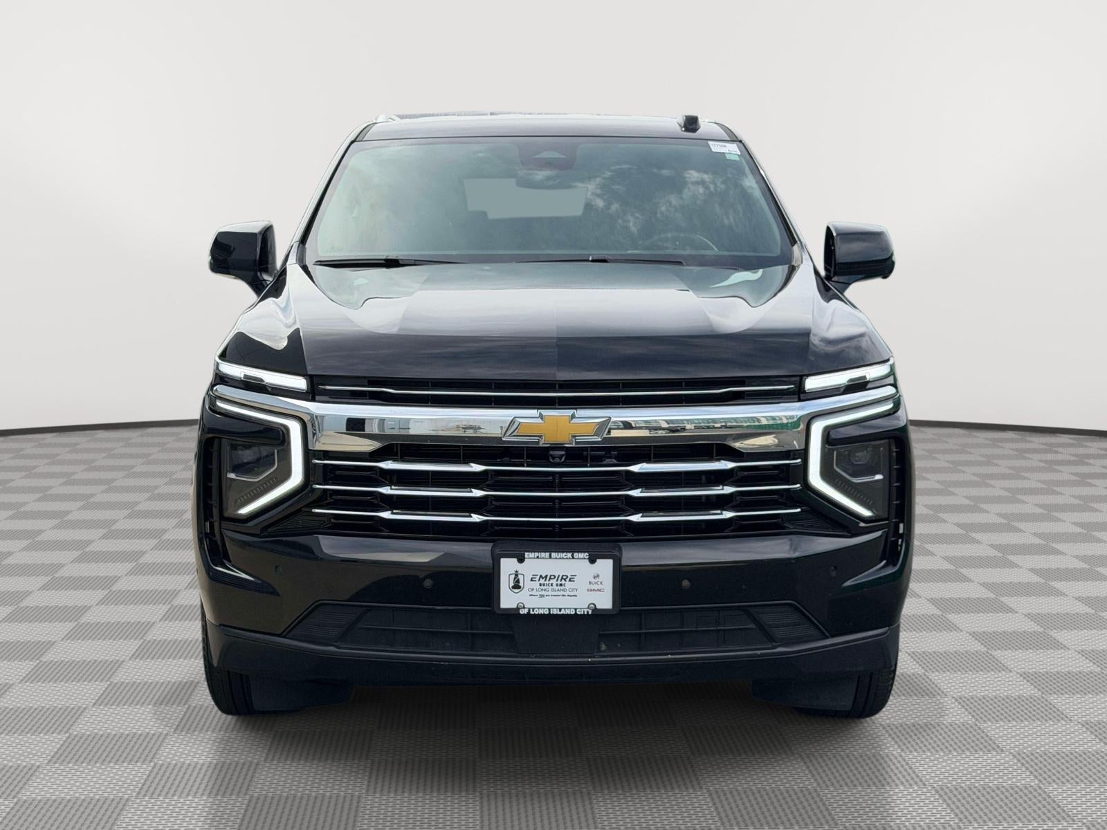 2025 Chevrolet Suburban 4WD LT