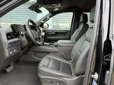 2025 Chevrolet Suburban 4WD LT