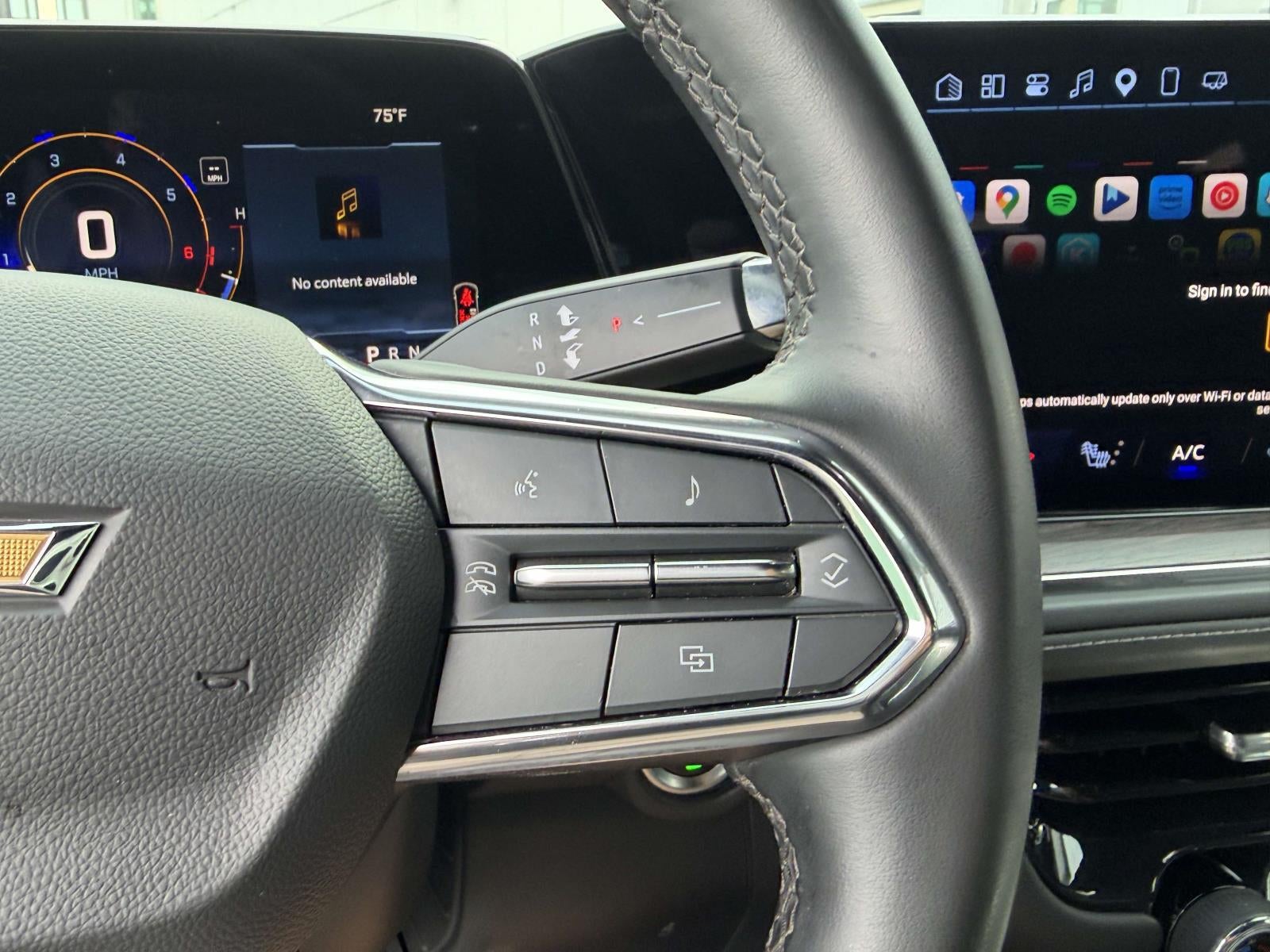 2025 Chevrolet Suburban 4WD LT