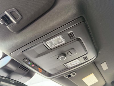 2025 Chevrolet Suburban 4WD LT