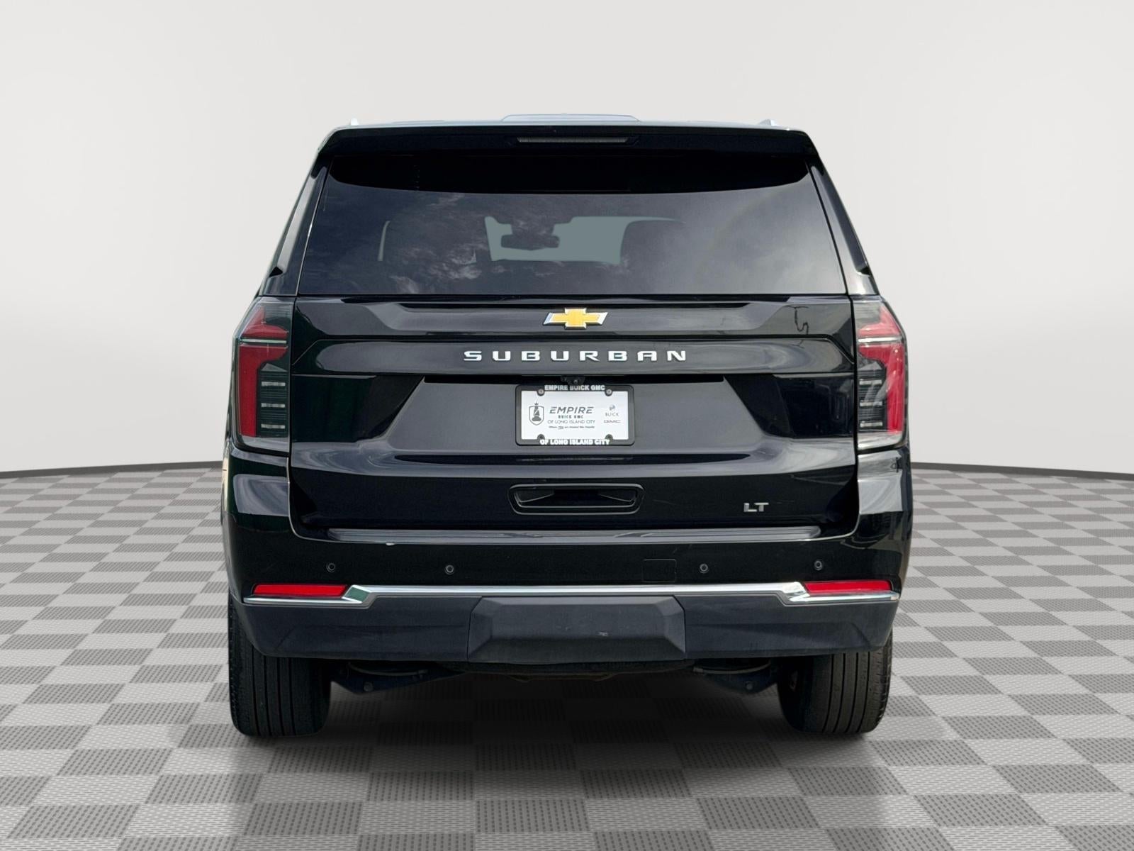 2025 Chevrolet Suburban 4WD LT