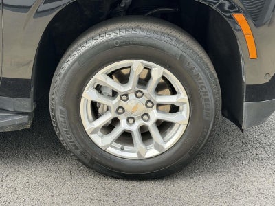 2025 Chevrolet Suburban 4WD LT