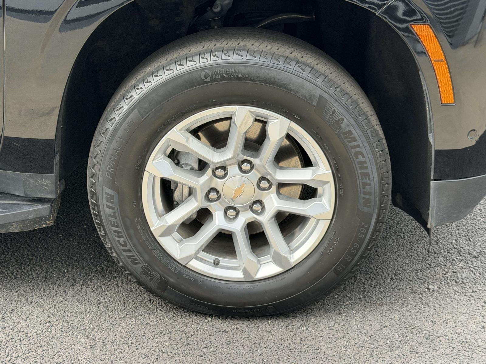 2025 Chevrolet Suburban 4WD LT