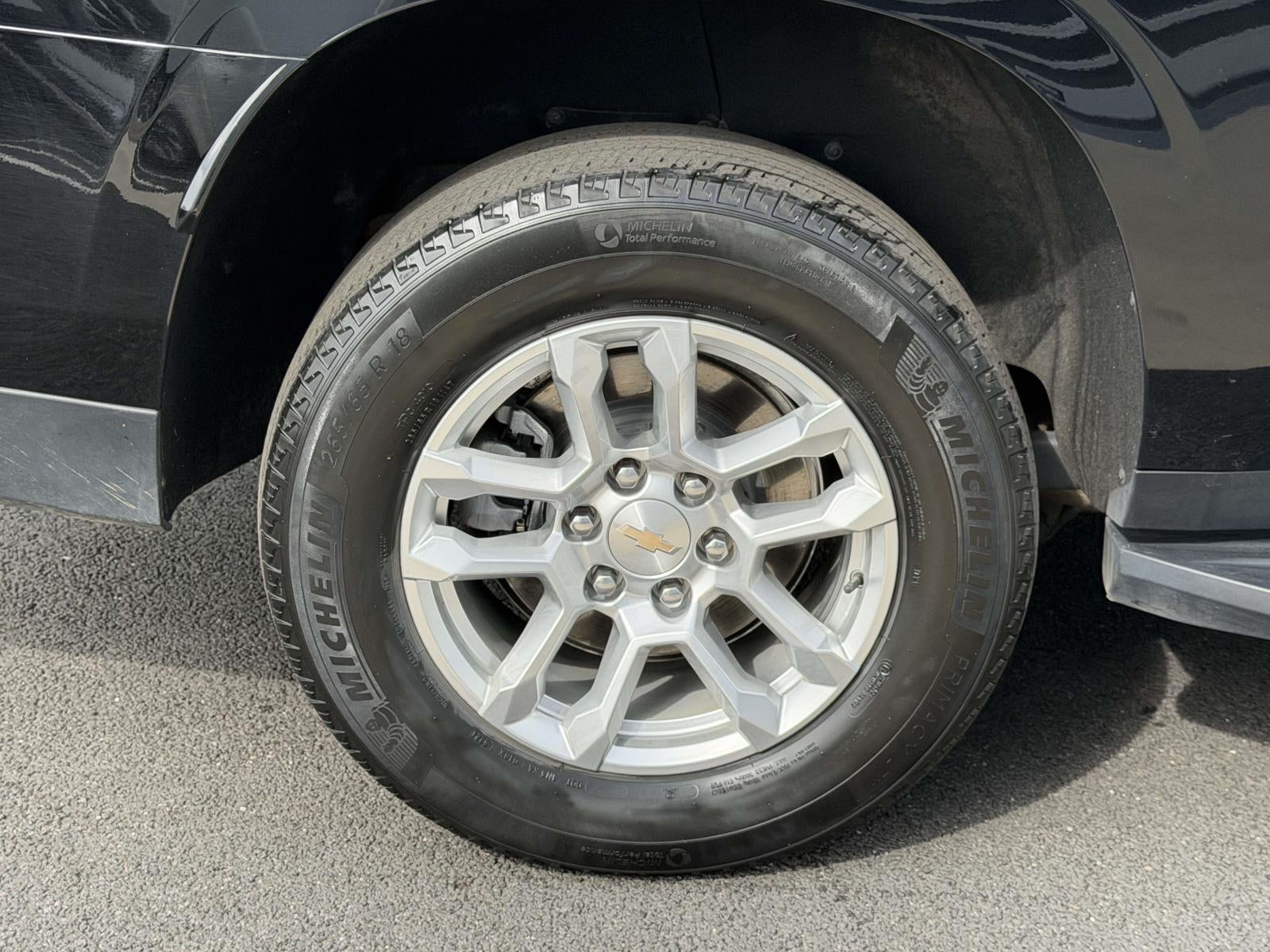 2025 Chevrolet Suburban 4WD LT