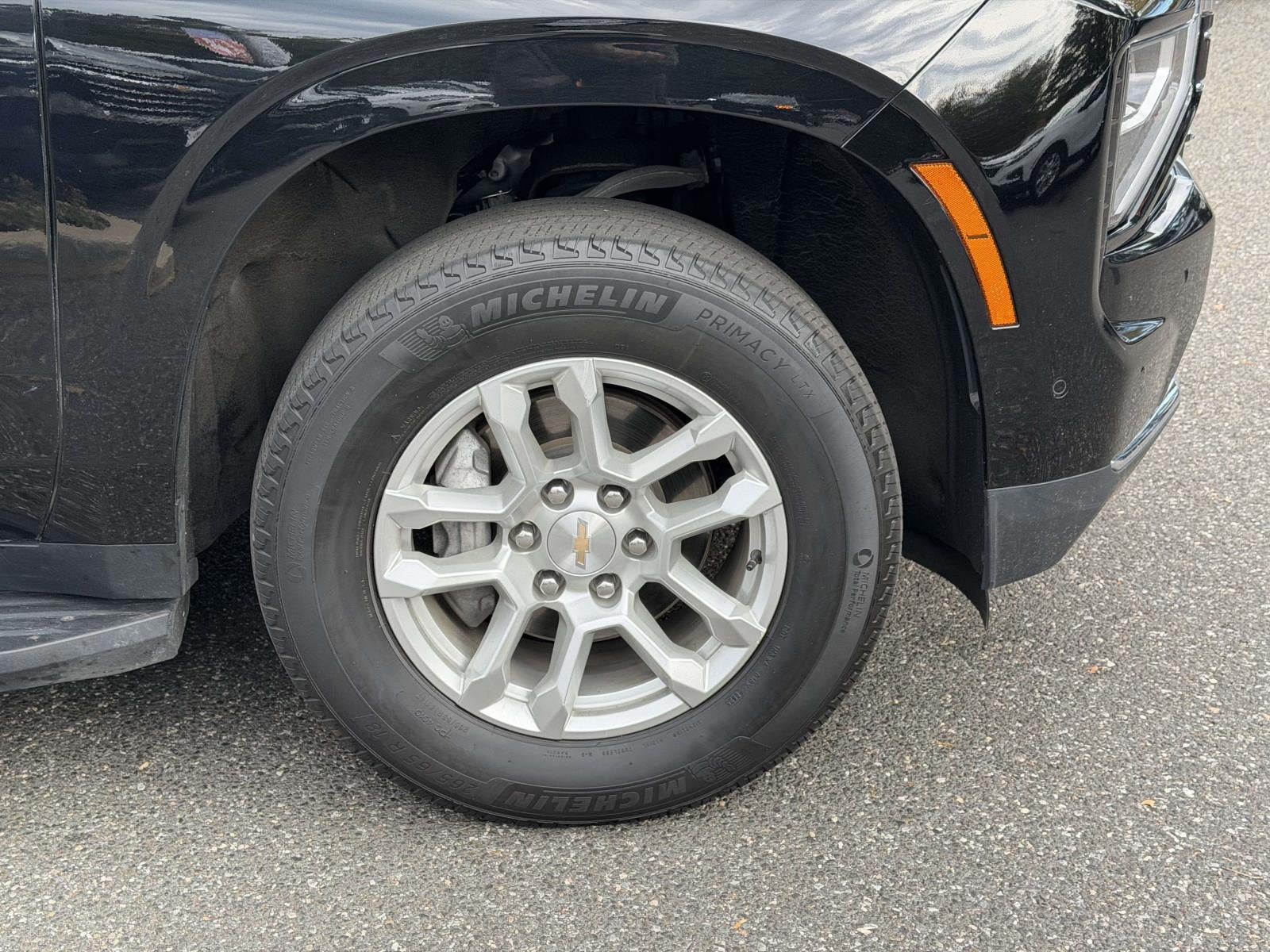 2025 Chevrolet Suburban 4WD LT