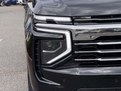 2025 Chevrolet Suburban 4WD LT