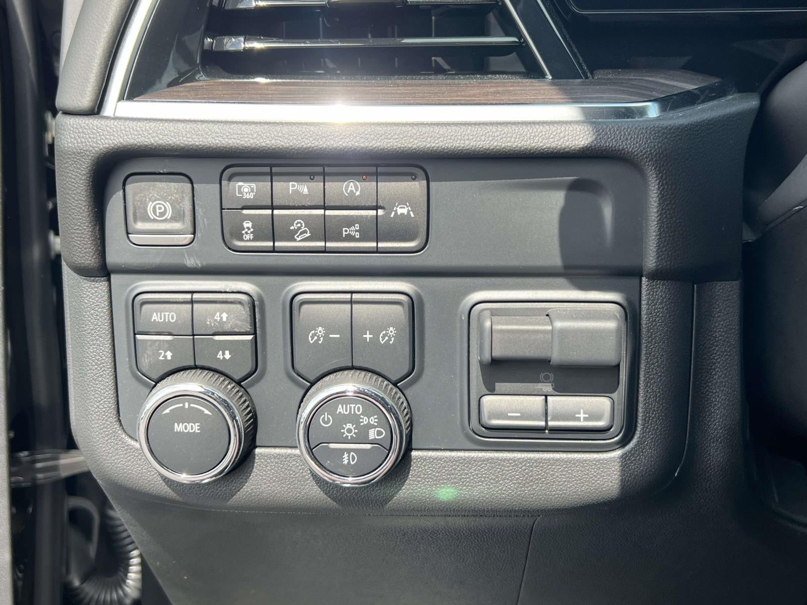 2025 Chevrolet Suburban LT