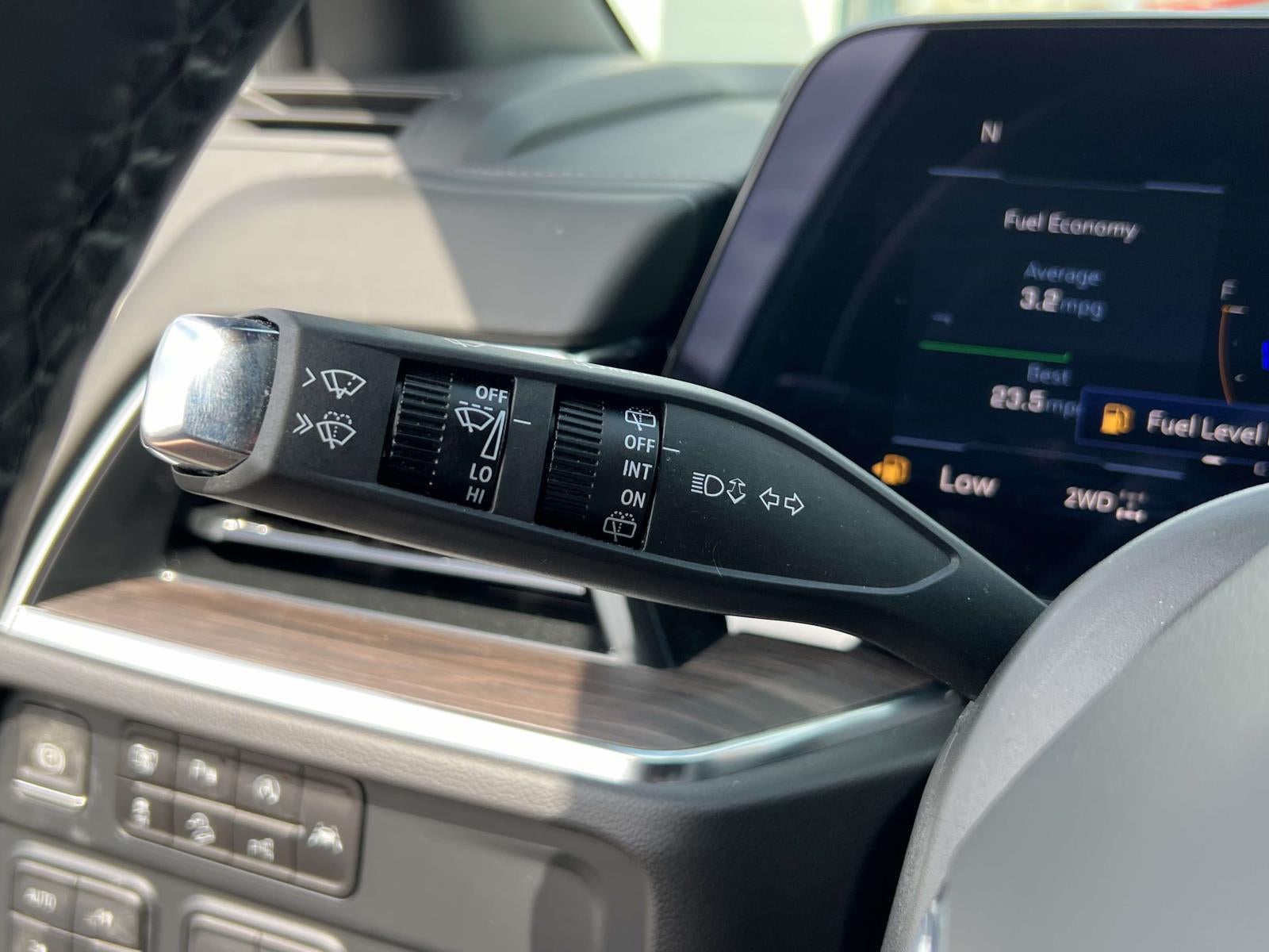 2025 Chevrolet Suburban LT