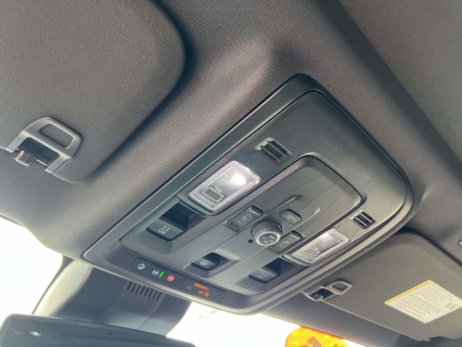 2025 Chevrolet Suburban LT