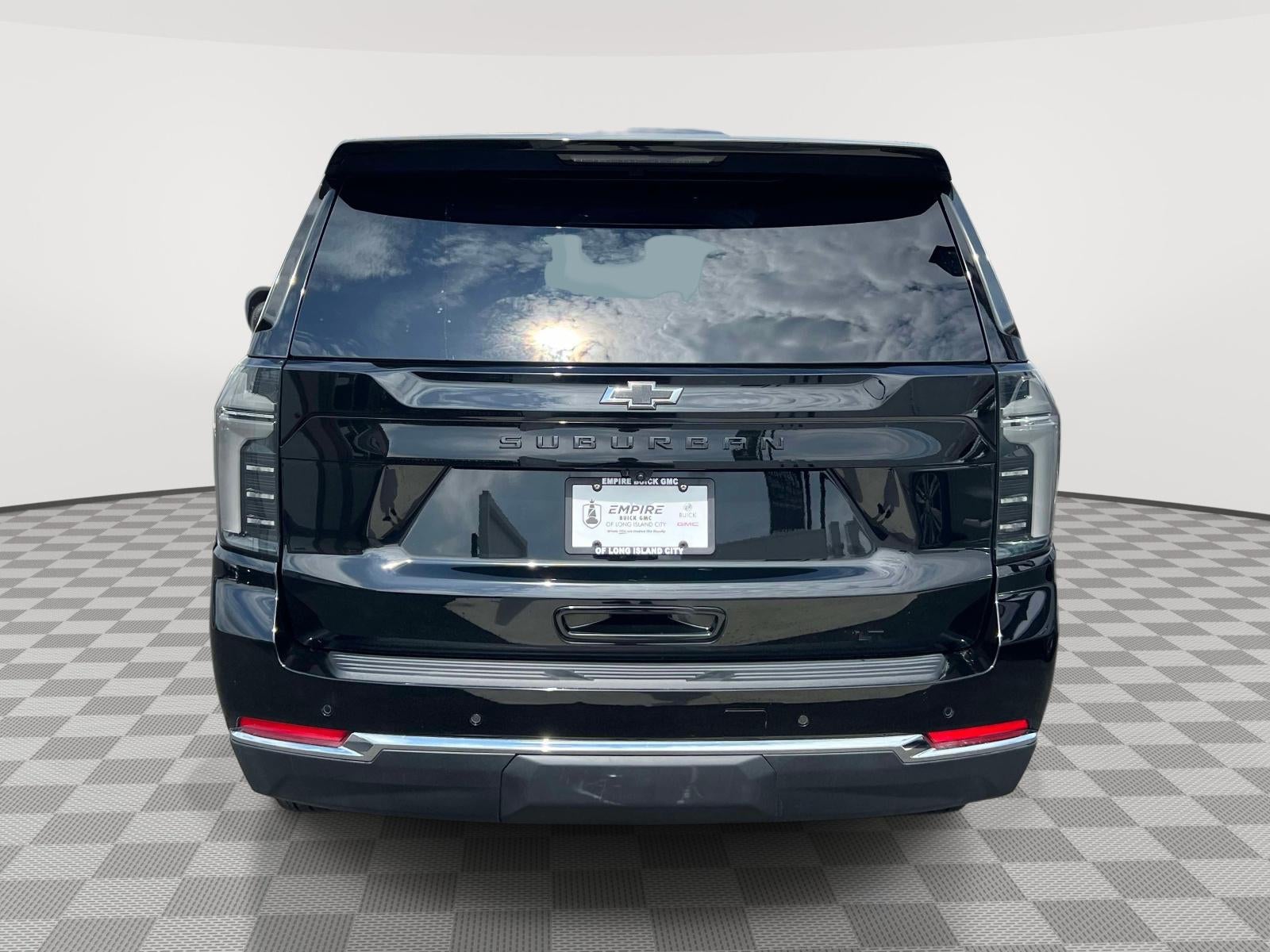 2025 Chevrolet Suburban LT
