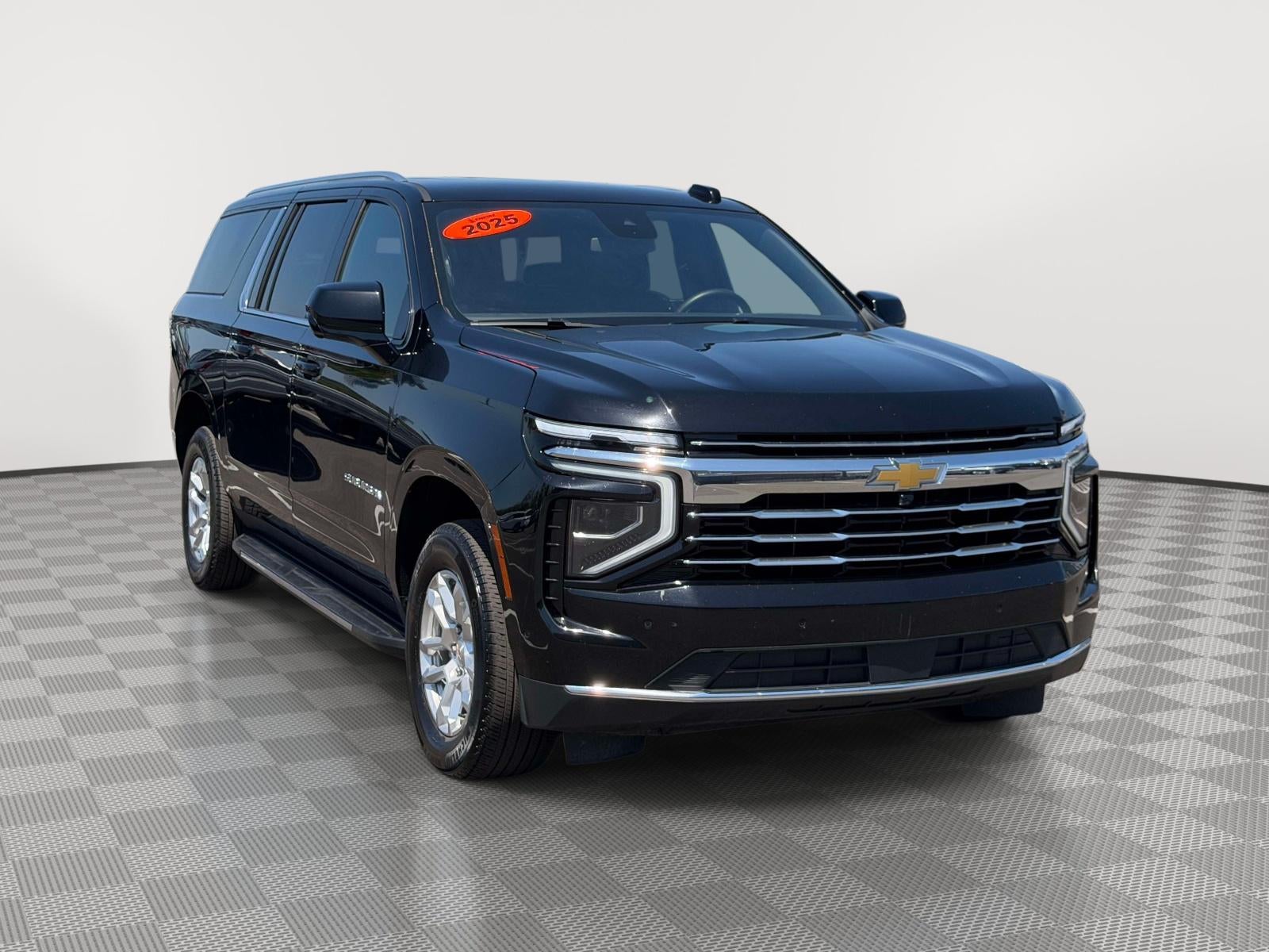 2025 Chevrolet Suburban 4WD LT