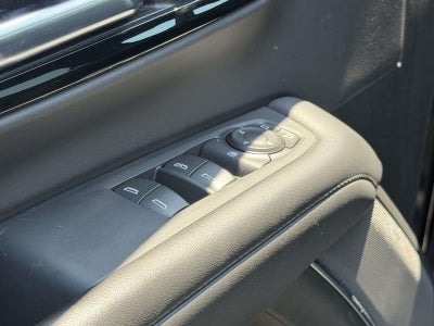 2025 Chevrolet Suburban 4WD LT