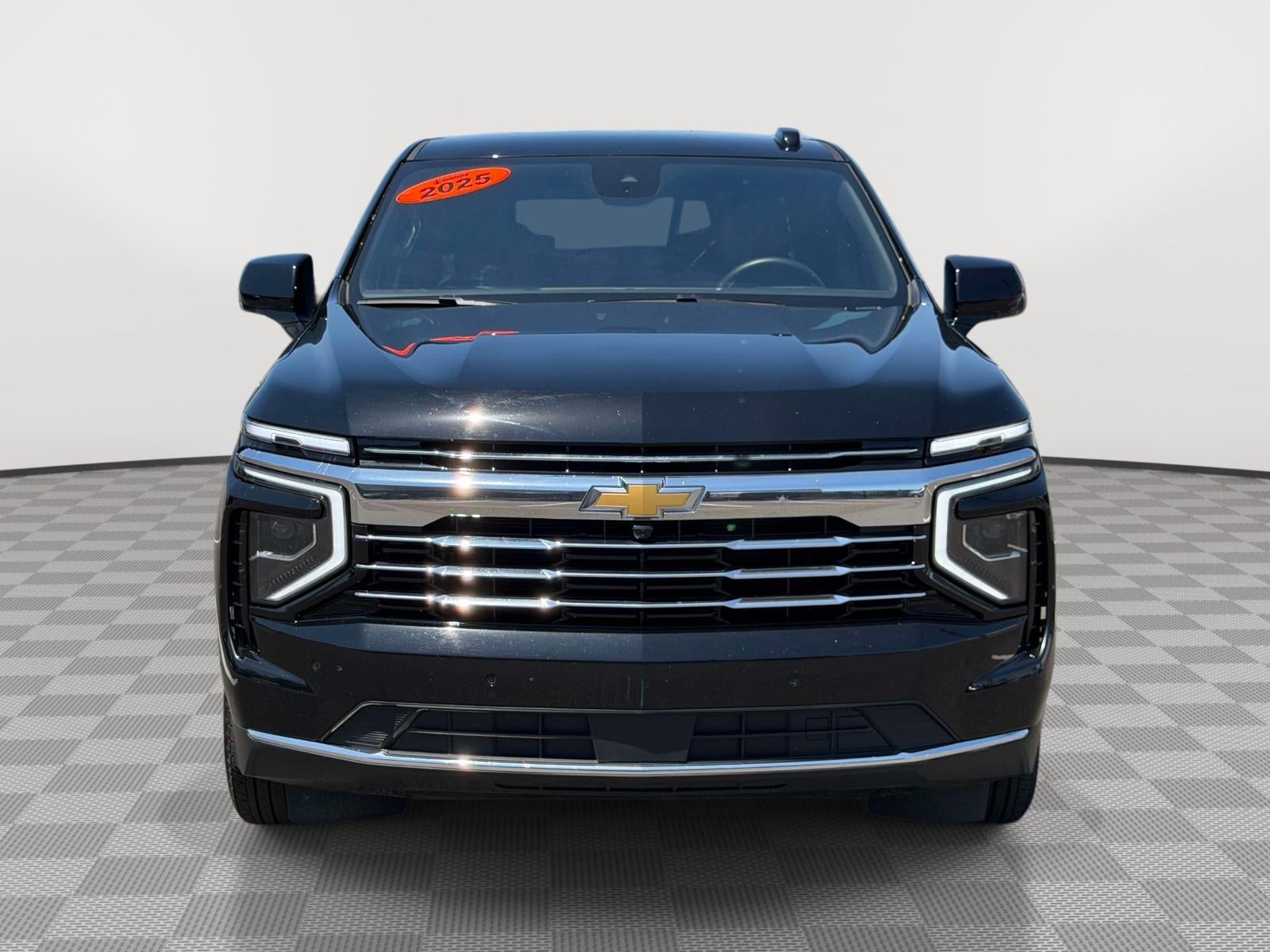 2025 Chevrolet Suburban 4WD LT