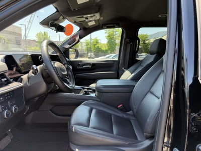 2025 Chevrolet Suburban 4WD LT