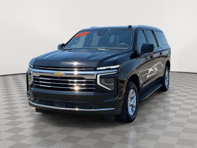 2025 Chevrolet Suburban 4WD LT