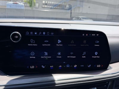 2025 Chevrolet Suburban 4WD LT