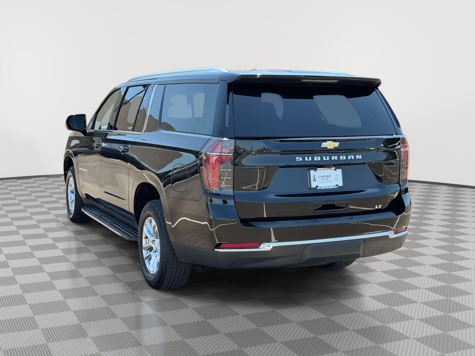 2025 Chevrolet Suburban 4WD LT