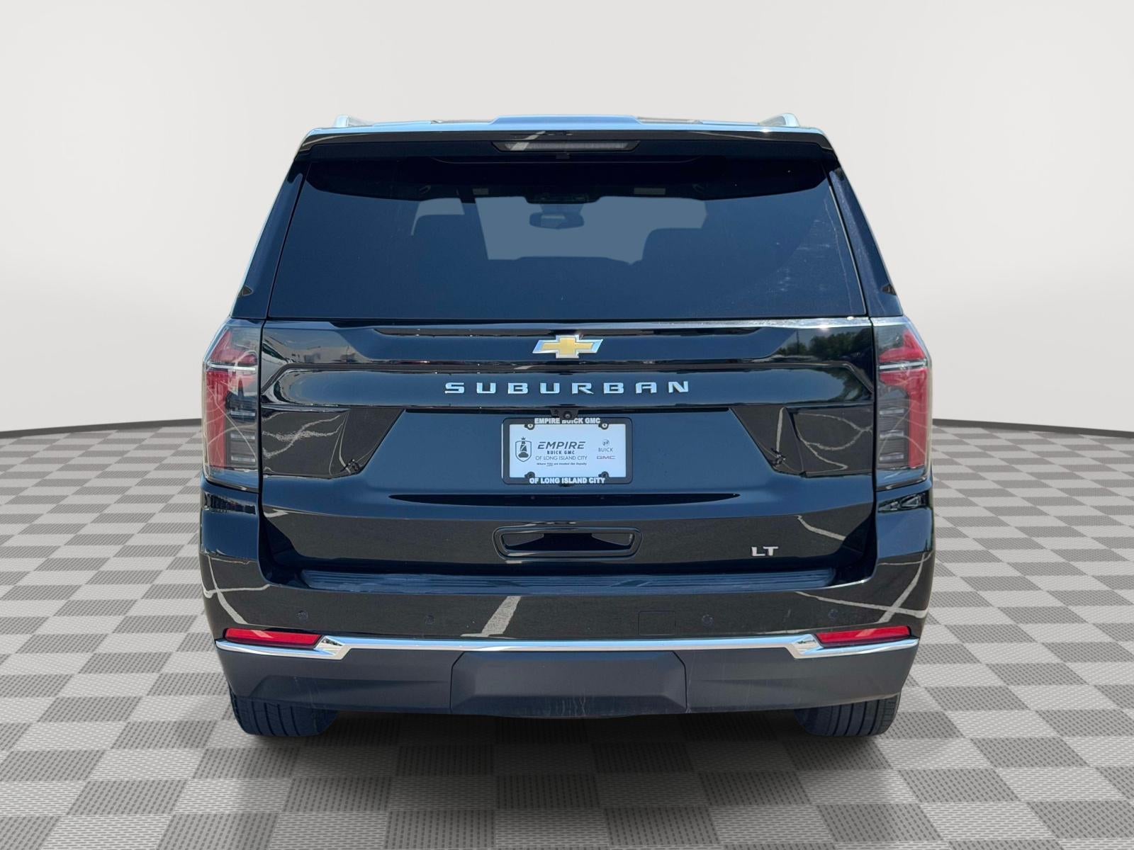 2025 Chevrolet Suburban 4WD LT
