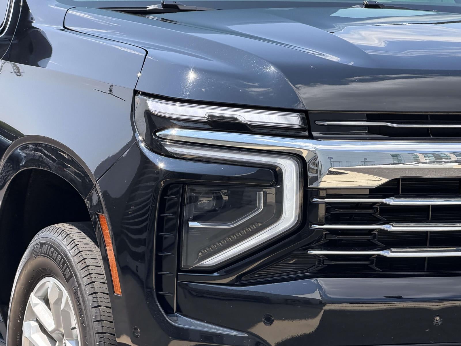 2025 Chevrolet Suburban 4WD LT