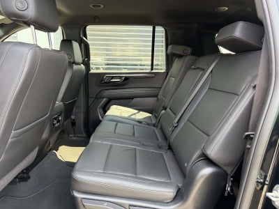 2025 Chevrolet Suburban 4WD LT