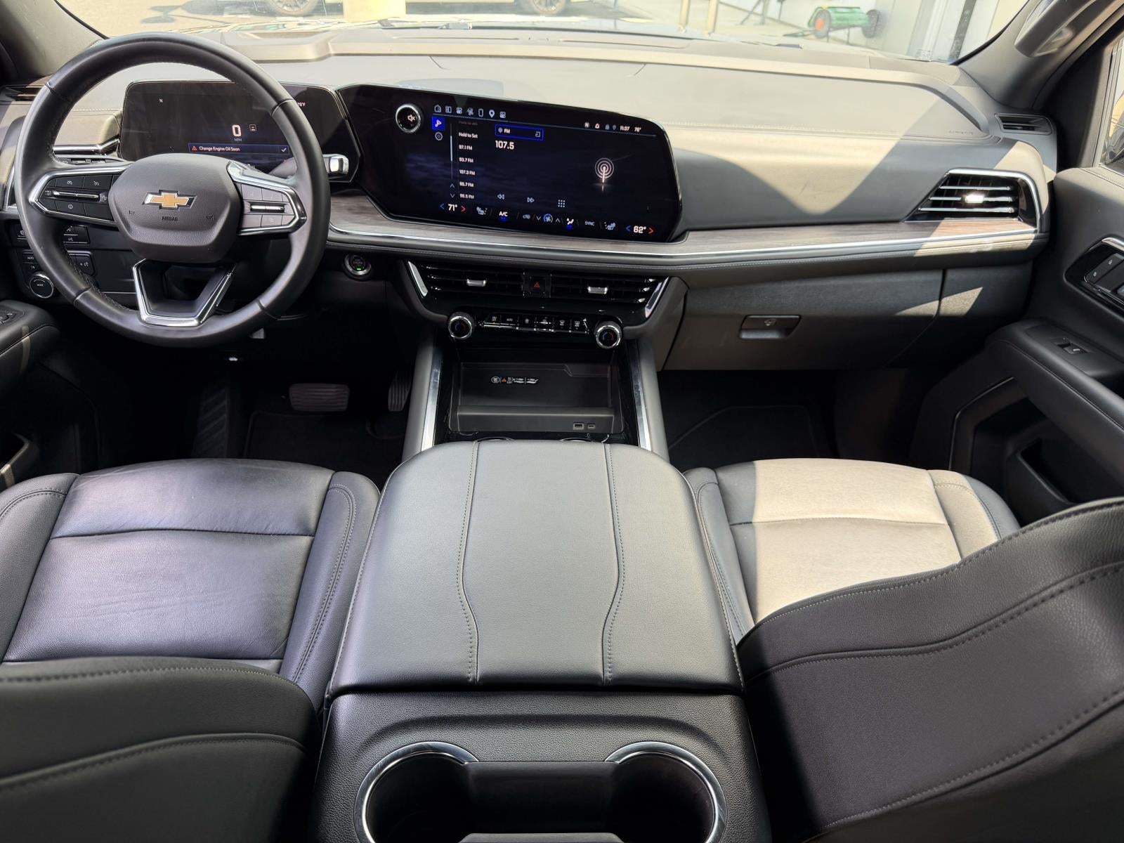 2025 Chevrolet Suburban 4WD LT
