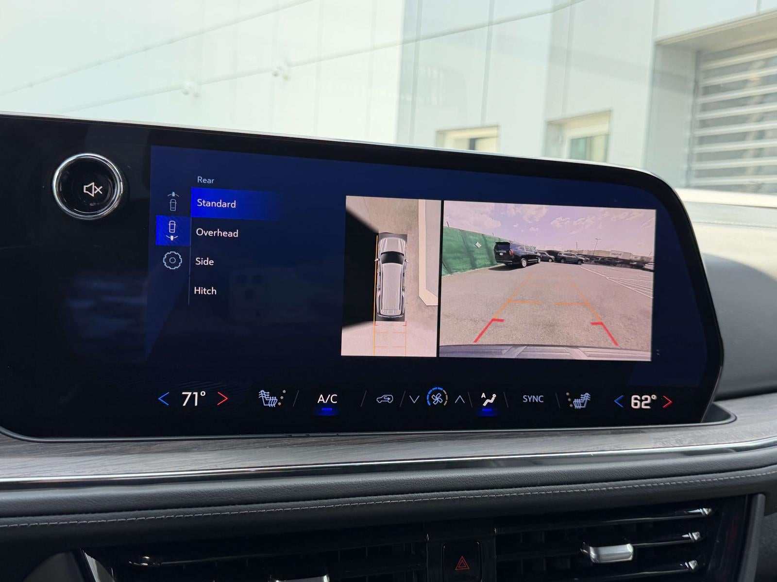 2025 Chevrolet Suburban 4WD LT