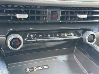 2025 Chevrolet Suburban 4WD LT
