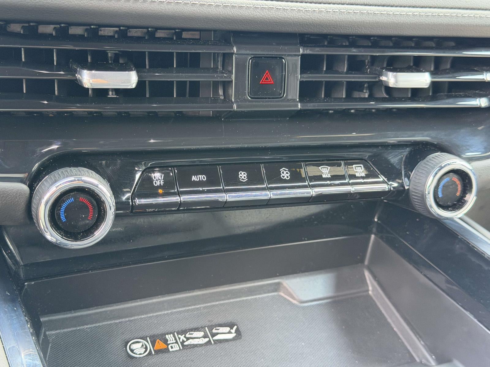2025 Chevrolet Suburban 4WD LT