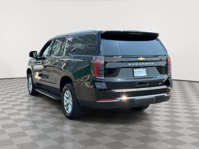 2025 Chevrolet Suburban 4WD LT