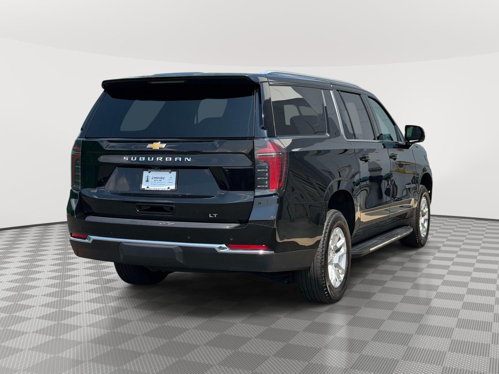 2025 Chevrolet Suburban 4WD LT