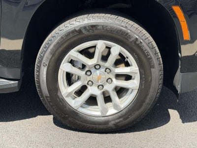 2025 Chevrolet Suburban 4WD LT