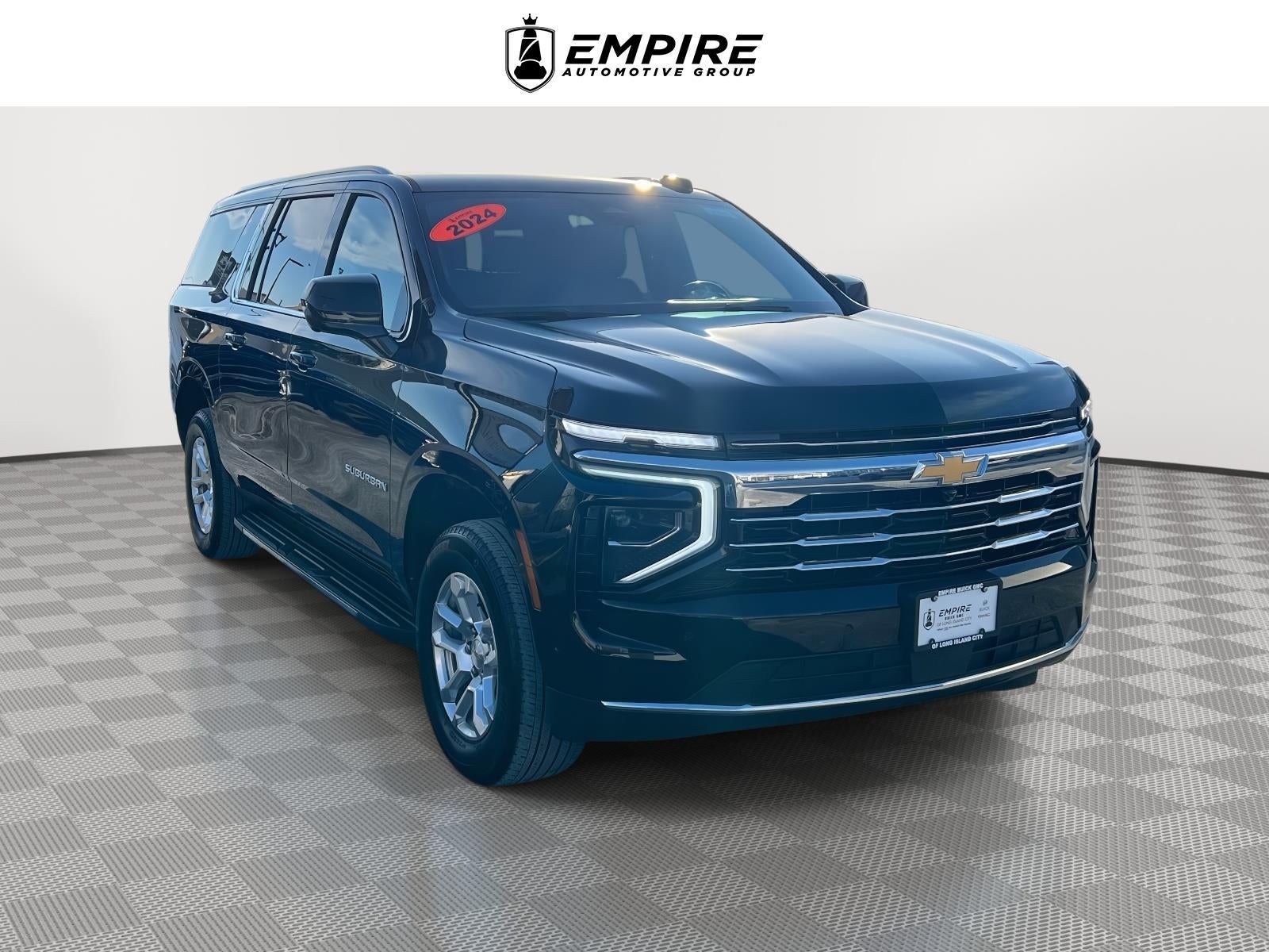 2025 Chevrolet Suburban 4WD LT