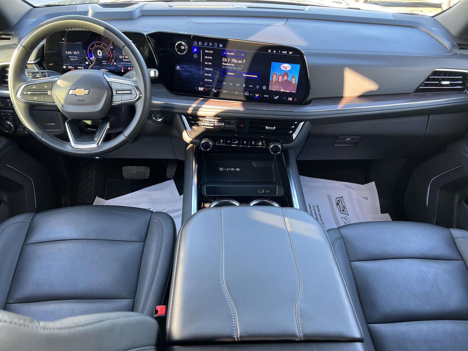 2025 Chevrolet Suburban 4WD LT