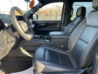 2025 Chevrolet Suburban 4WD LT