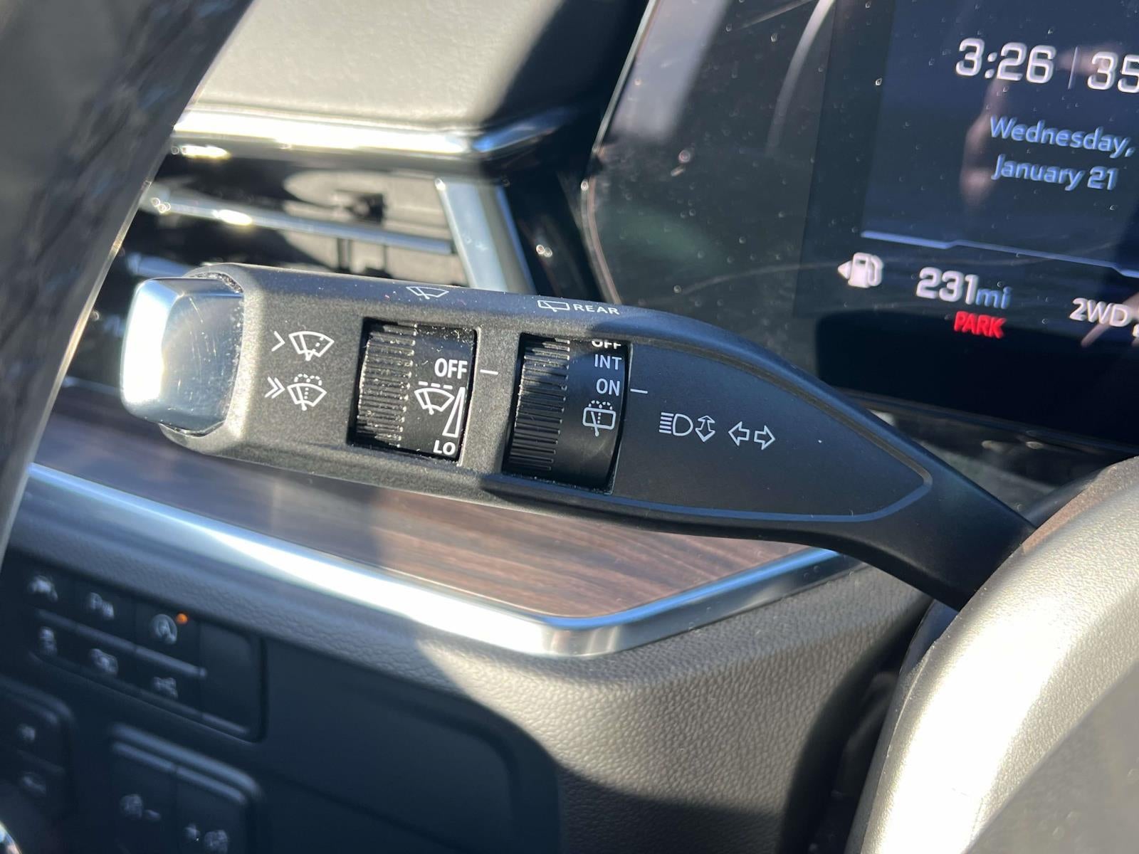 2025 Chevrolet Suburban 4WD LT